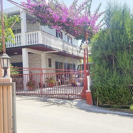 Aparthotel Monterria Bar Bagian luar foto