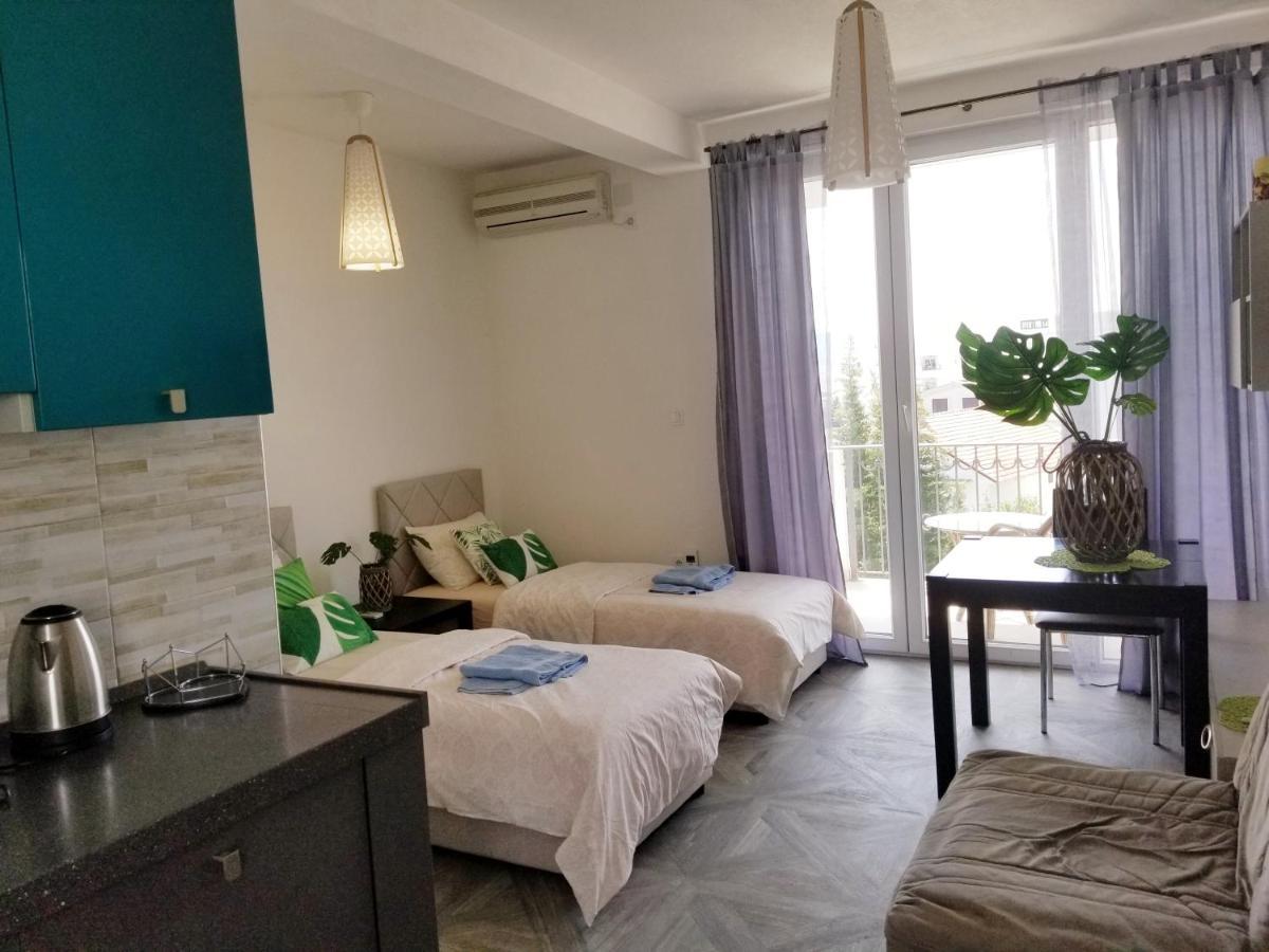Aparthotel Monterria Bar Bagian luar foto