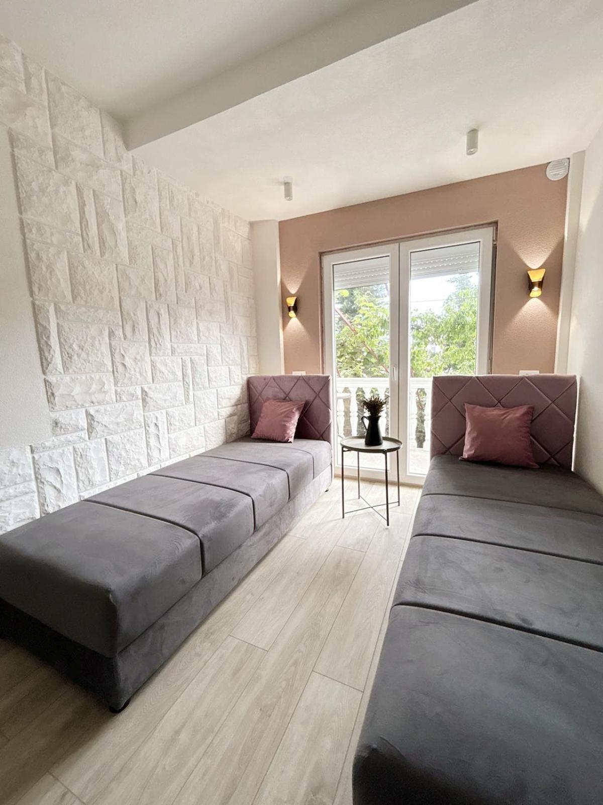 Aparthotel Monterria Bar Bagian luar foto