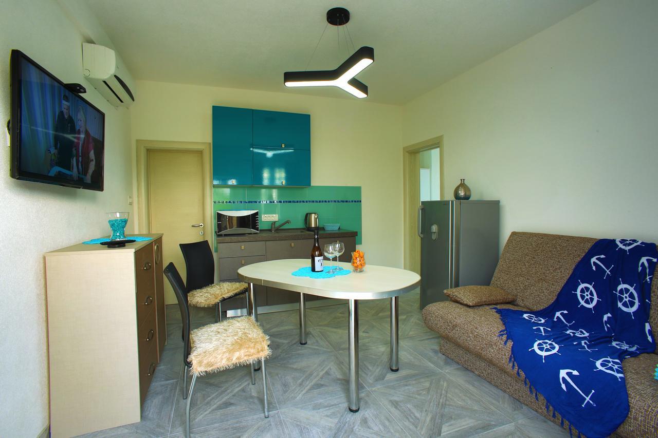 Aparthotel Monterria Bar Bagian luar foto