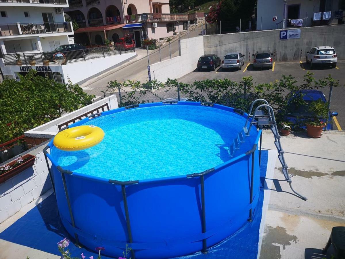Aparthotel Monterria Bar Bagian luar foto