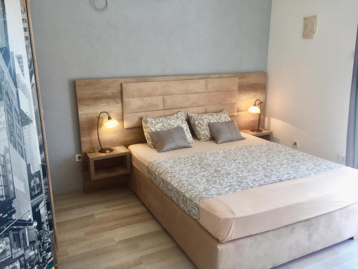 Aparthotel Monterria Bar Bagian luar foto